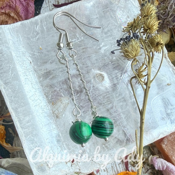 Alquimia Jewelry - Elegant dangling malachite drops silver minimalist earrings